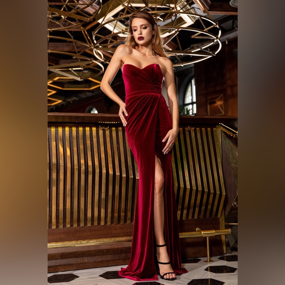 Elegant Strapless Red Velvet Dress
